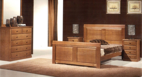 meuble en bois massif: lit, chevets, commode, chiffonnier. Chambre complète sur mesures