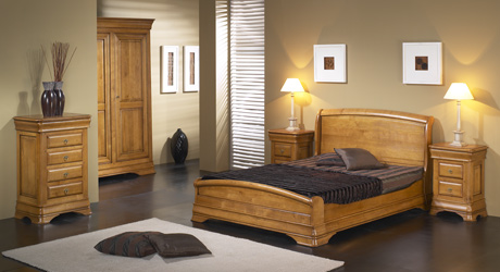 meuble en bois massif: chambre complète en châtaignier massif (1 lit, 2 chevets, 4 tiroirs, 1chiffonnier)